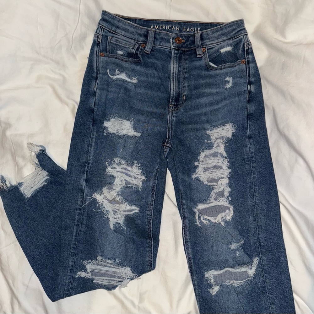 American Eagle Distressed Mom Straight Jean